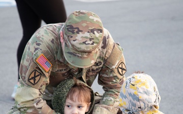 10th Mountain Division Families Participate in Mini Mountaineer March