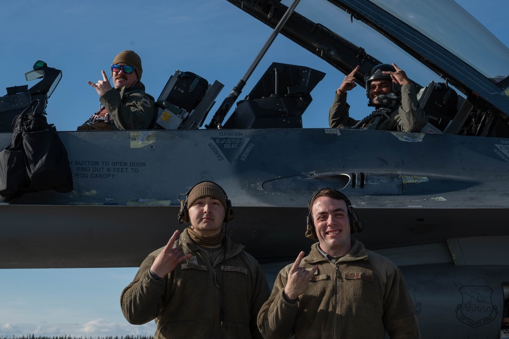 The 51st FW team up at Red Flag-Alaska 24-1