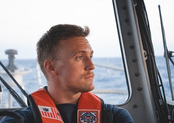U.S. Coast Guard Station Honolulu conducts night operations with U.S. Coast Guard Air Station Barbers Point