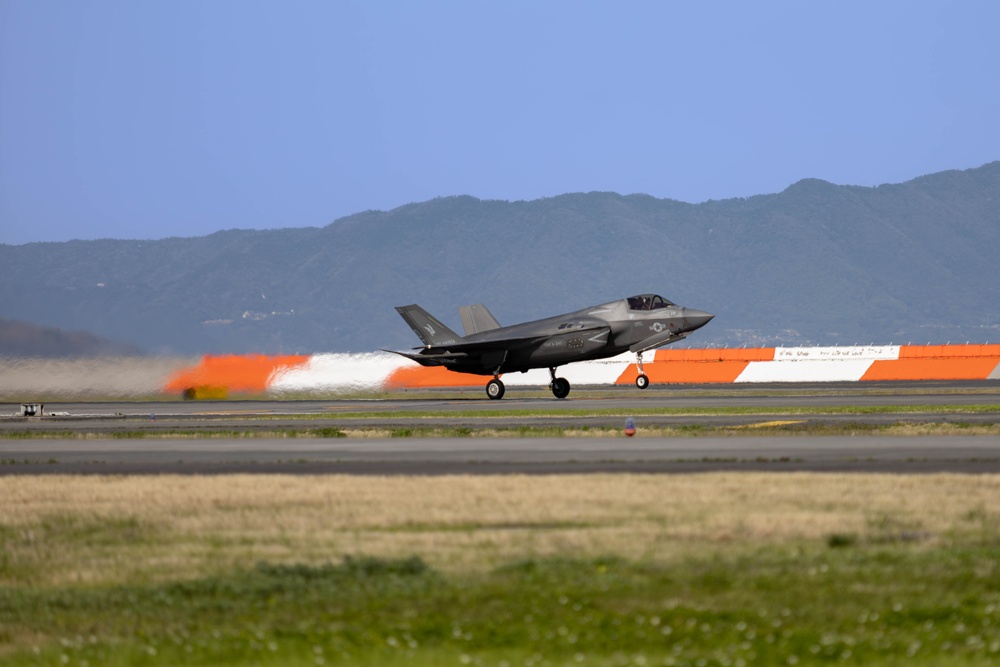 Marine Fighter Attack Squadron 225’s F-35B Lightning II aircraft take off at Marine Corps Iwakuni