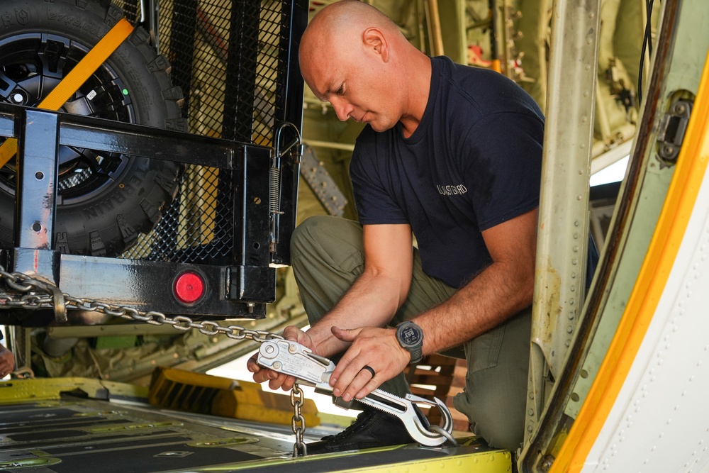 U.S. Coast Guard Air Station Barbers Point and U.S. Coast Guard Aids to Navigation Team prepares a flight to Maui