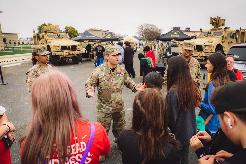 SoCal students meet local Army recruiters
