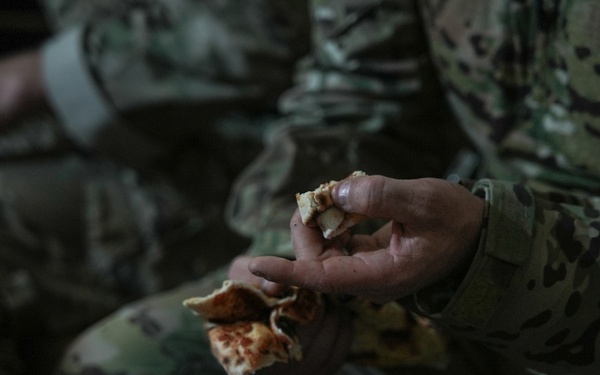 Coalition members, SDF meet with tribal leaders in Deir ez-Zor