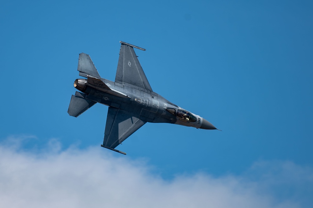 The U.S. Air Force F-16 Viper Demonstration Team performs at Thunder Over Louisville 2024