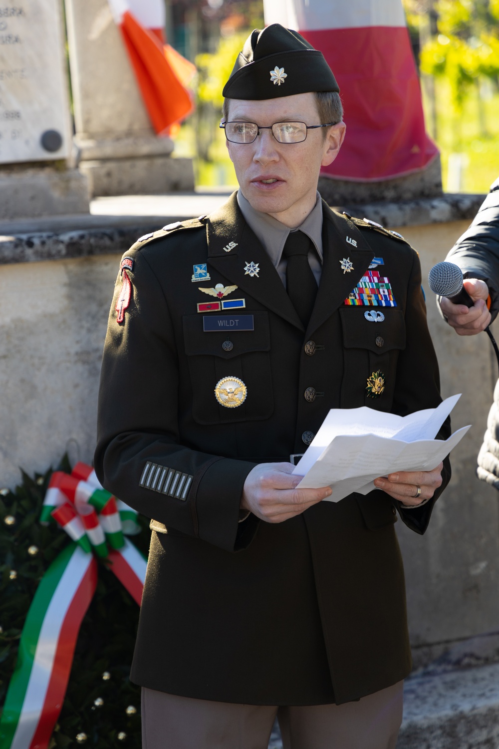 U.S. Soldiers honor Italian Liberation Day with local communities