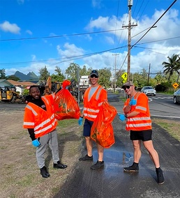 IWTS Hawaii Sailors Volunteer for Local Community Beautification