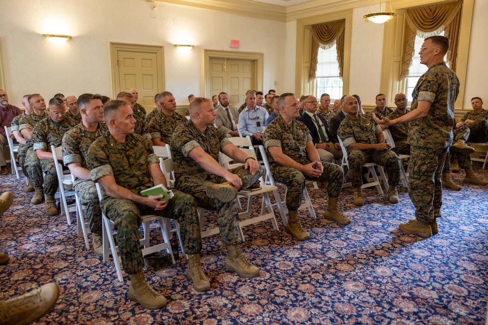Lt. Gen. Anderson IV speaks to MARFORCOM leadership