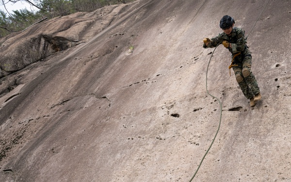 ROK and U.S. special operators climb to new heights in combined mountain training event
