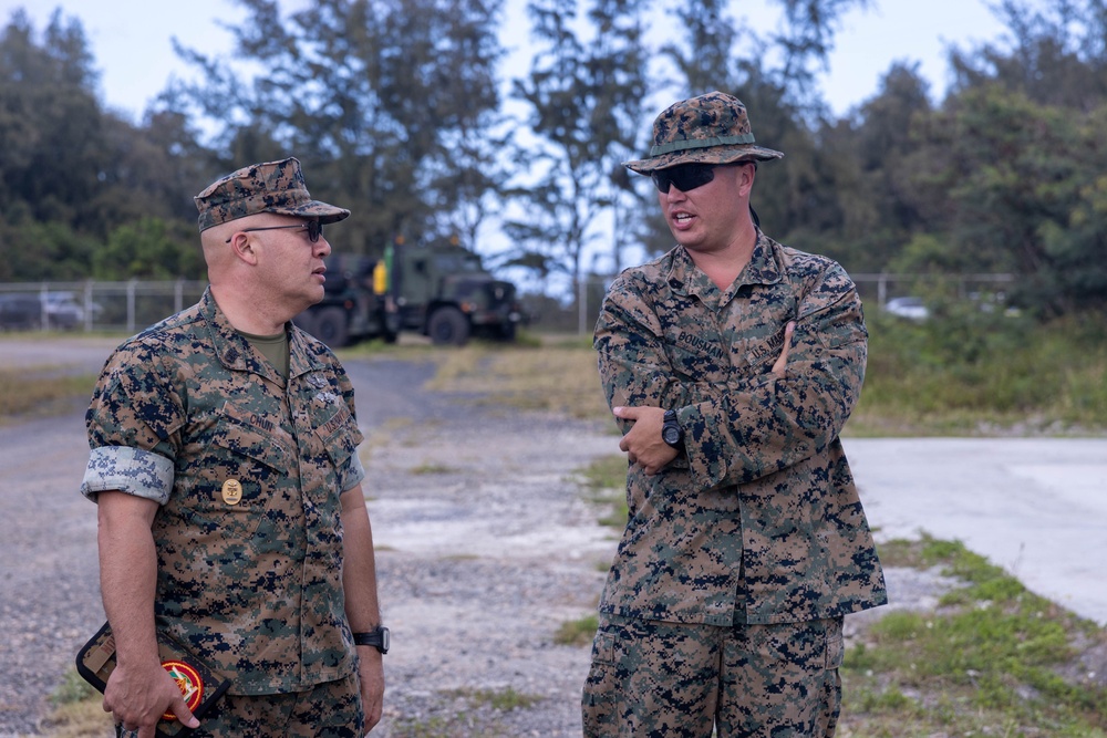 From Briefing Room to Bellows: 3rd MLG Commanding General visits Marines and Sailors during field exercise