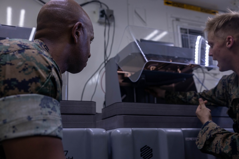 From Briefing Room to Bellows: 3rd MLG Commanding General visits Marines and Sailors during field exercise