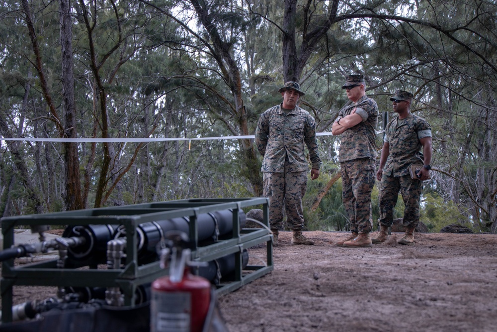 From Briefing Room to Bellows: 3rd MLG Commanding General visits Marines and Sailors during field exercise