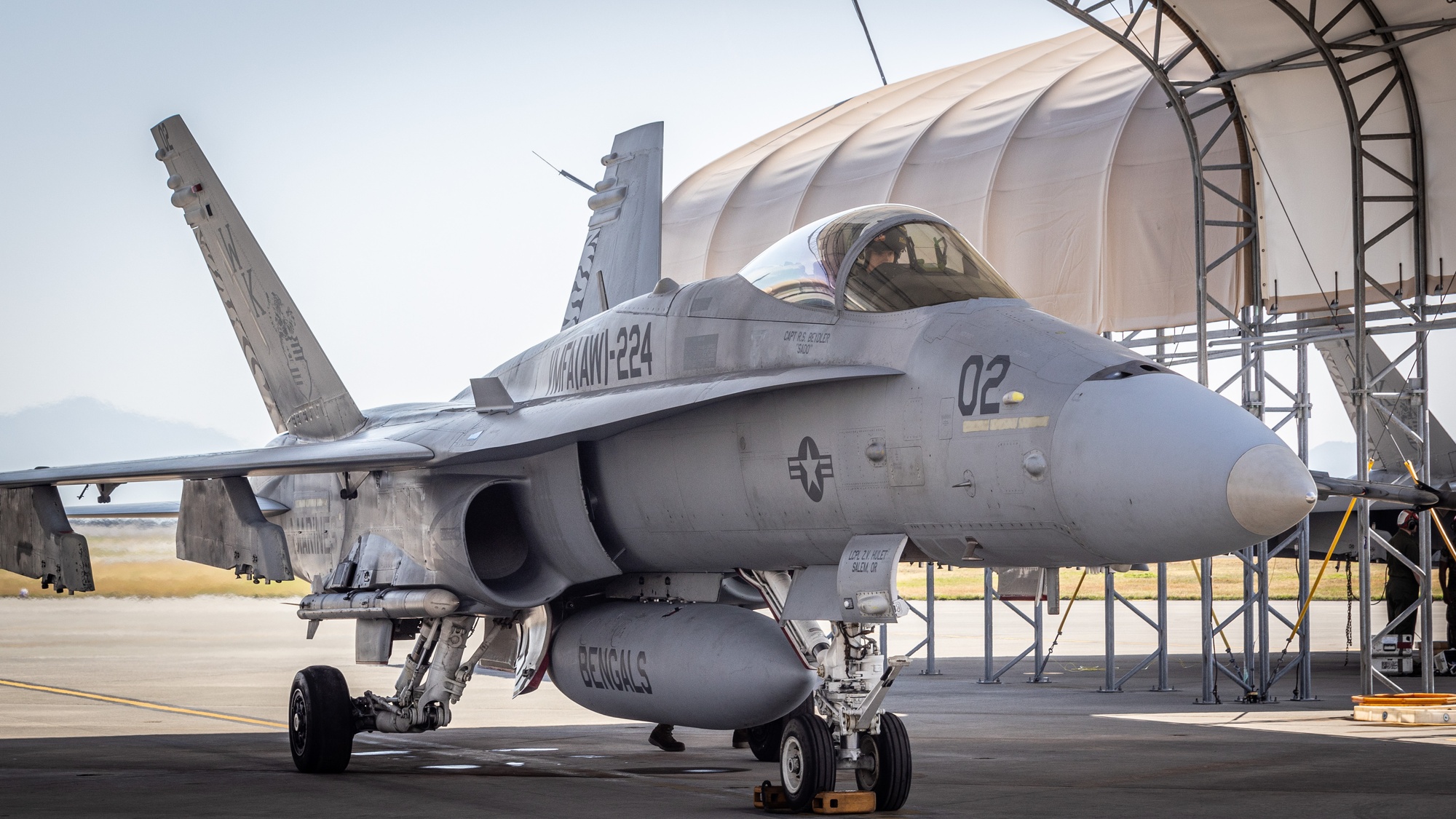 洋書 AMERICAN MILITARY AIRCRAFT 513JY8AO9bL._AC_SY200_QL15_.jpg