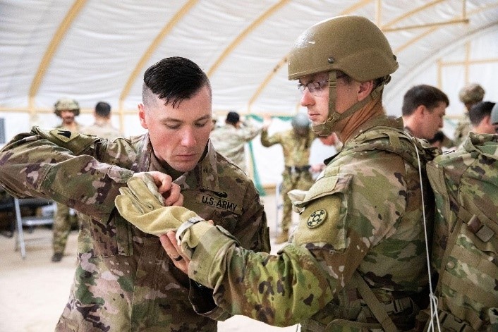 U.S. Army Central Soldiers participate in Rappel Master Course