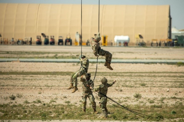 U.S. Army Central Soldiers participate in Rappel Master Course