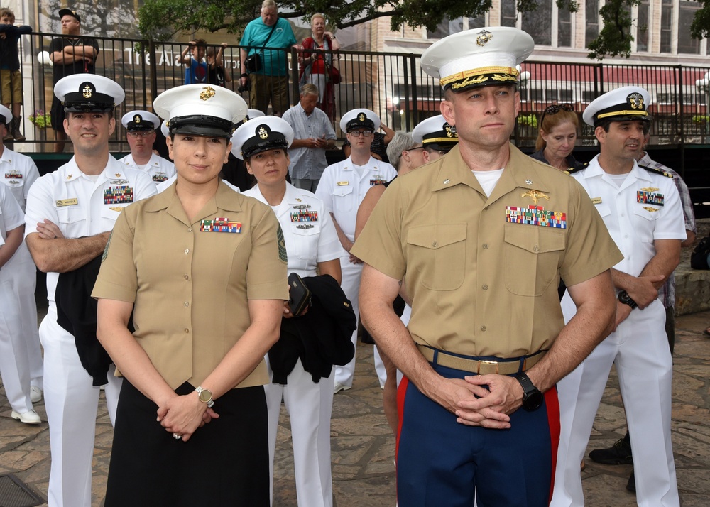 4th Recon I&amp;I Staff attends Navy Day at the Alamo