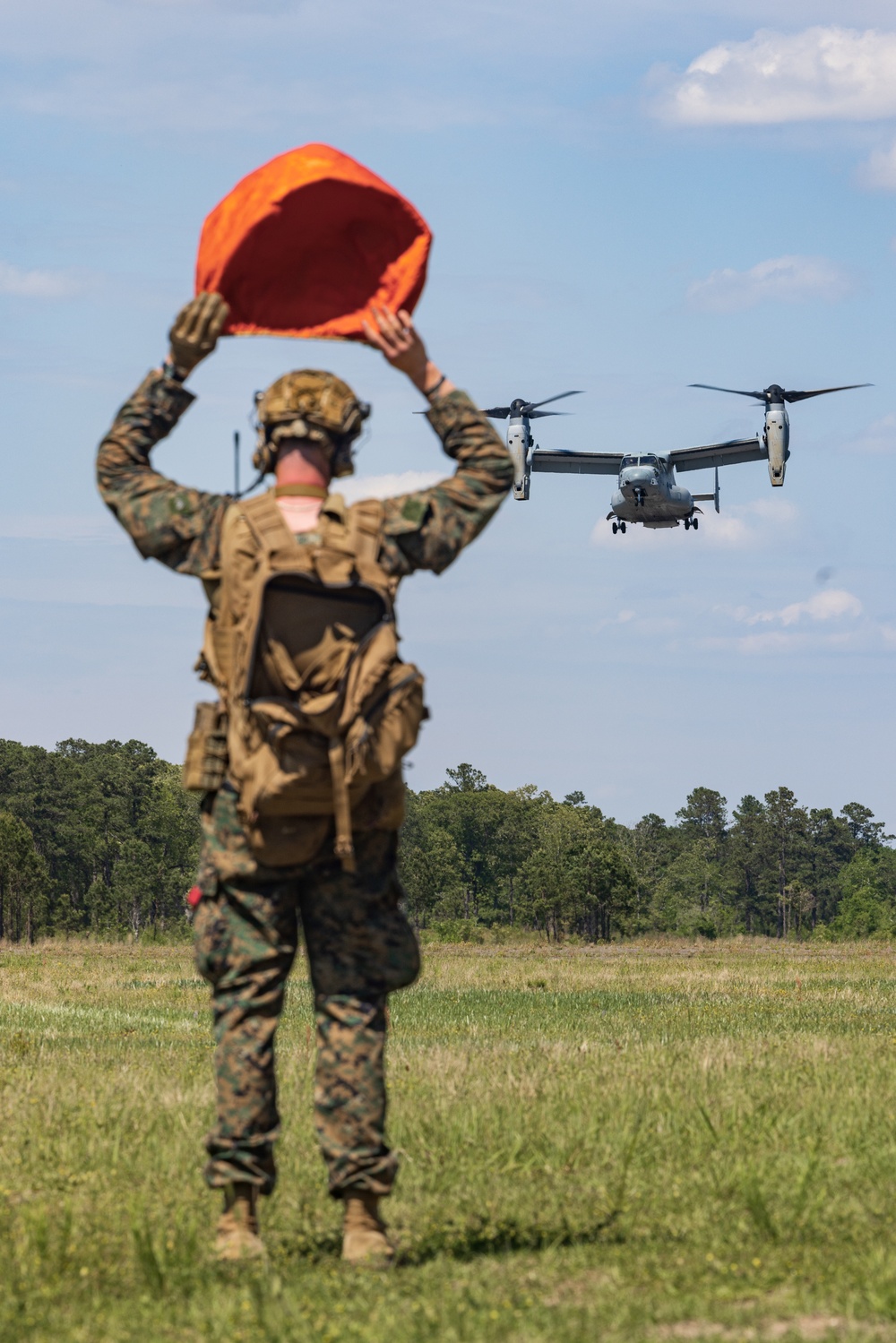 Marines with the 24th MEU conduct a simulated raid at MCOLF Oak Grove