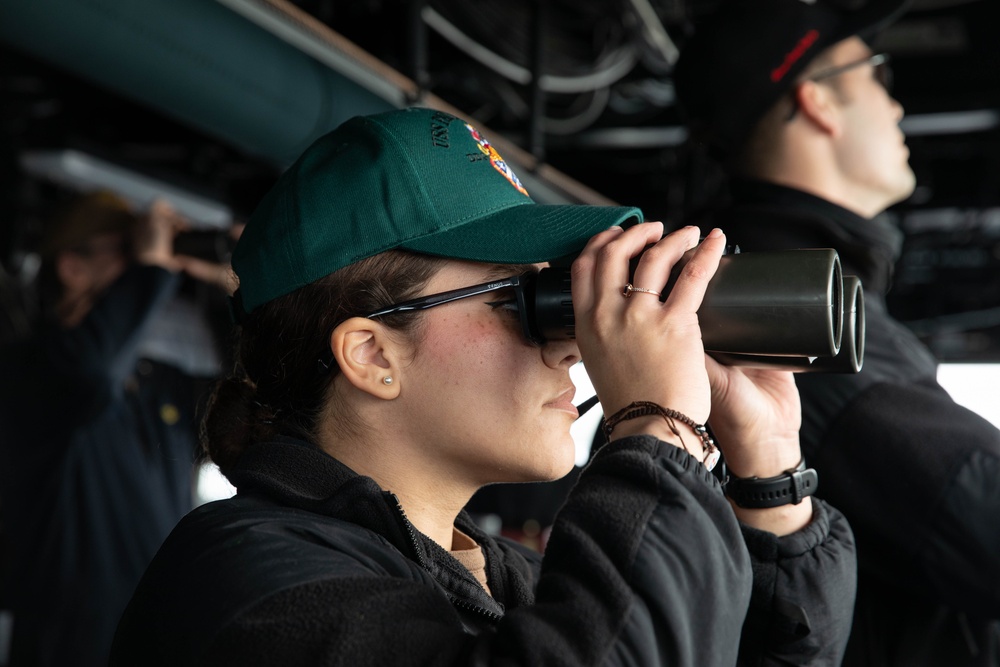USS Paul Ignatius (DDG 117) Conducts RAS with FGS Rhoen