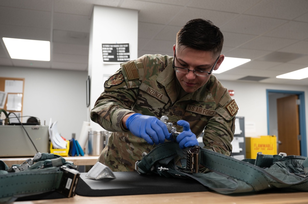 FIT TO FIGHT: AIRCREW FLIGHT EQUIPMENT KEEPS FLIGHTCREW SAFE