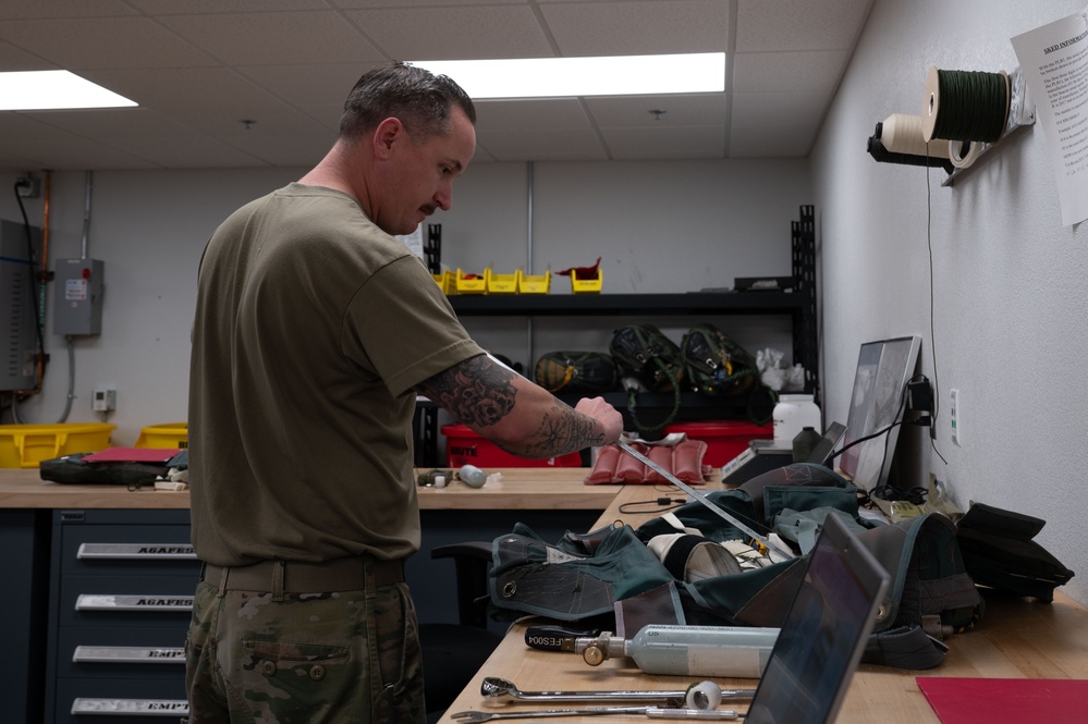 FIT TO FIGHT: AIRCREW FLIGHT EQUIPMENT KEEPS FLIGHTCREW SAFE