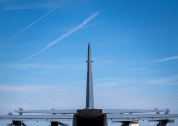 Airmen participate in joint wet-wing contingency exercise