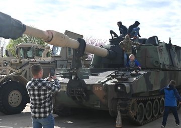 Employees’ kids tour Fort Indiantown Gap