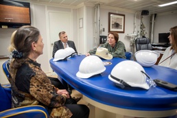 DACOWITS Visits Makin Island