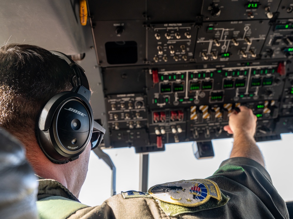 39th Rescue Squadron facilitates Special Warfare Airmen jump training