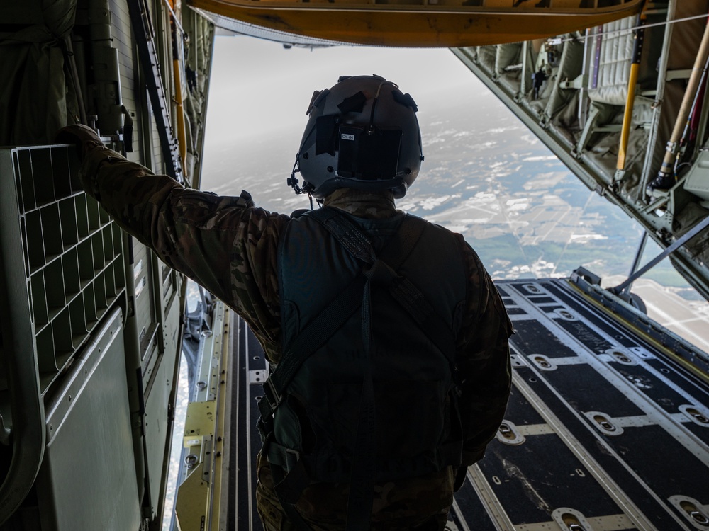 39th Rescue Squadron facilitates military free fall training