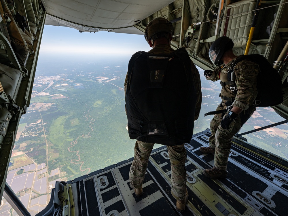 39th Rescue Squadron facilitates military free fall training