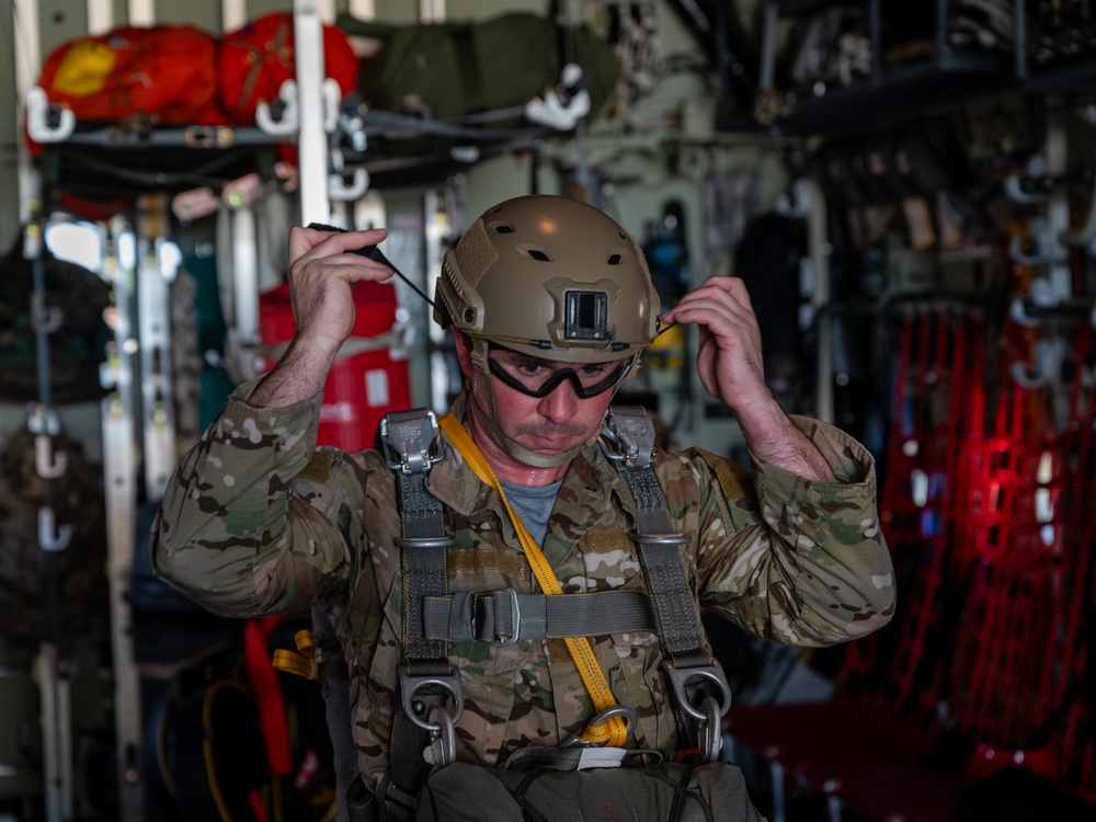 39th Rescue Squadron facilitates military free fall training