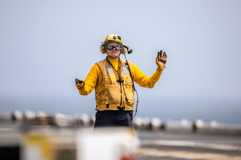 WSP ARG-24th MEU Conducts Simulated Strait Transit