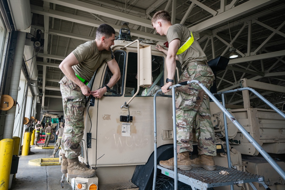 Soldiers with 1st BCT, 10th MTN DIV (LI) install MILES gear at JRTC