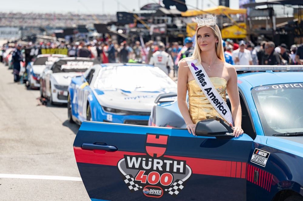 Miss America at Würth 400