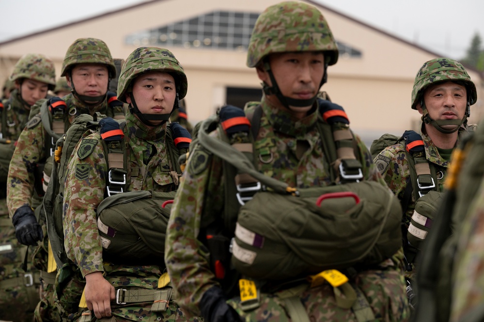 36th AS, JGSDF gear up for airdrop training