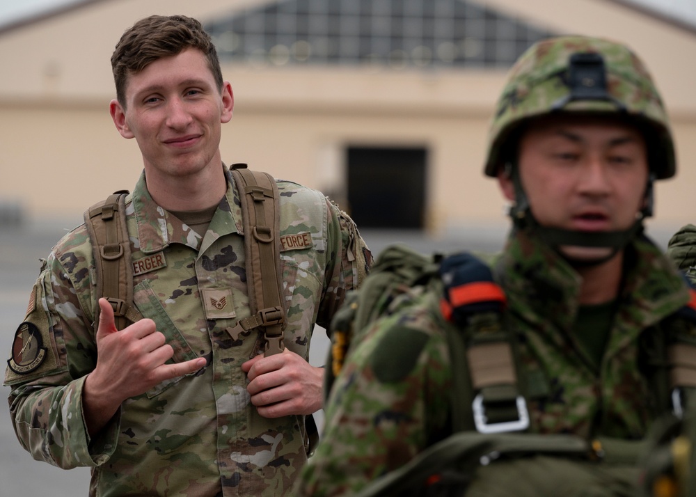 36th AS, JGSDF gear up for airdrop training