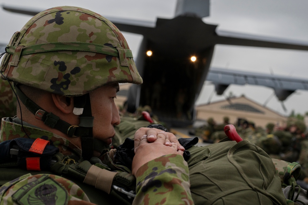 36th AS, JGSDF gear up for airdrop training