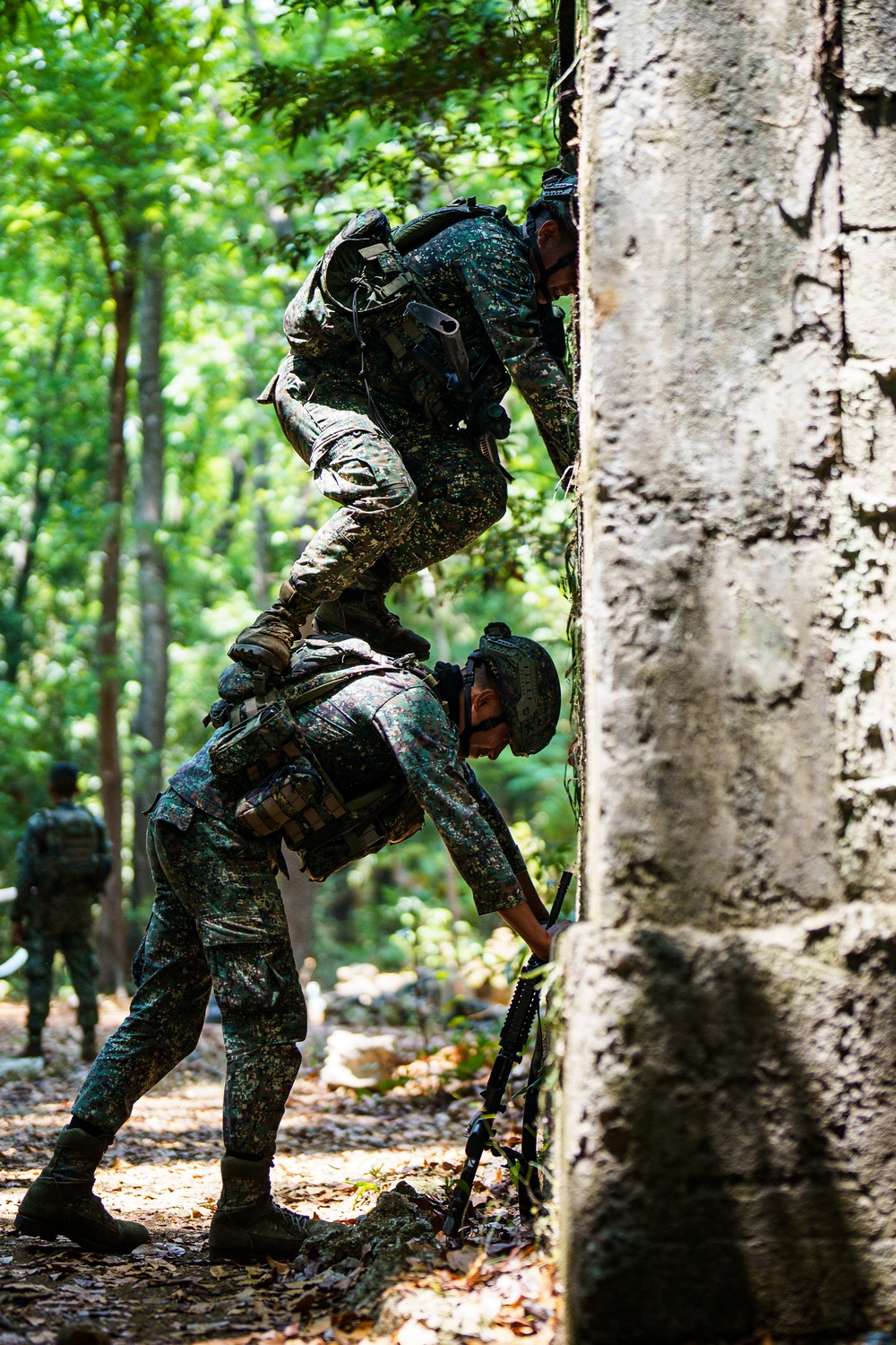 Balikatan 24: 3rd LCT conducts urban operations training with Philippine Marines