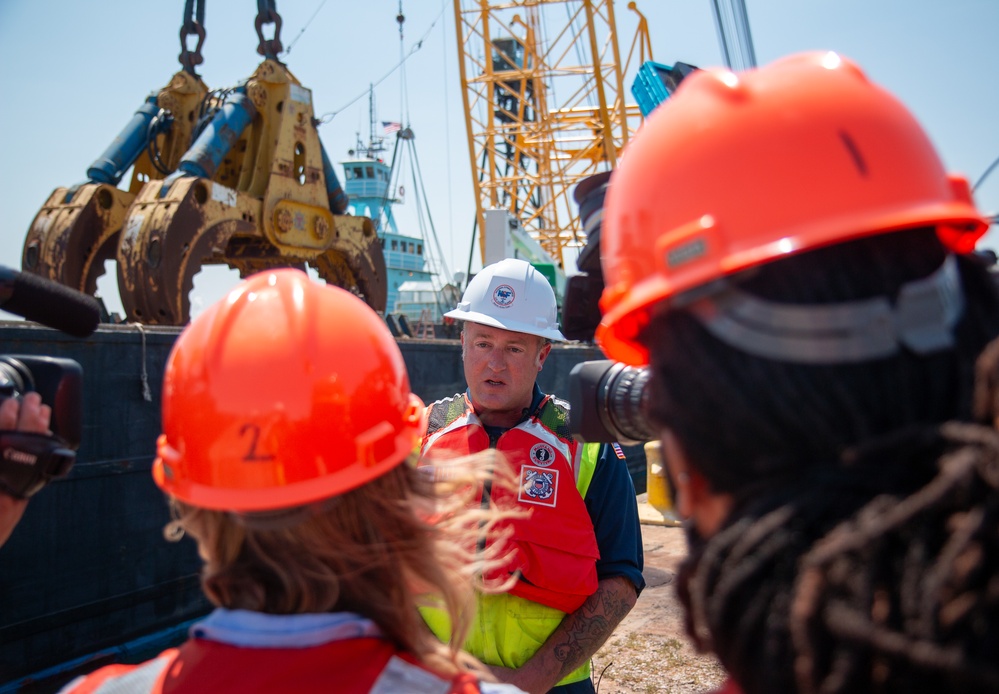 Unified Command conducts media tour of Chesapeake 1000 and hydraulic wreckage claw