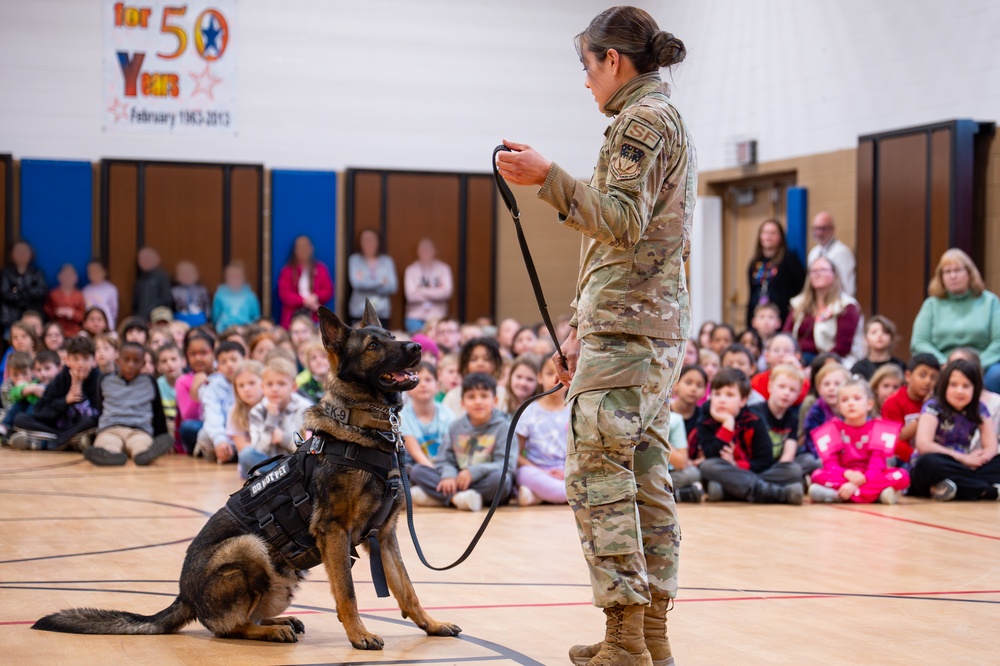 Malmstrom kennel performs demo for local elementary school