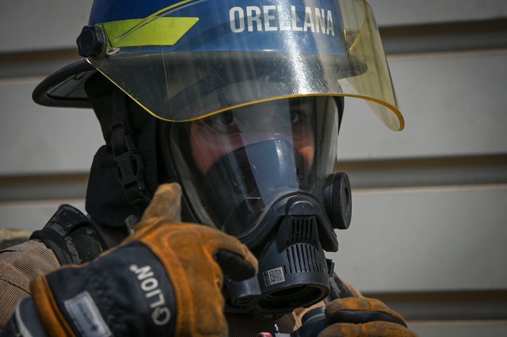 El Salvador sends the first female firefighter to participate in CENTAM SMOKE