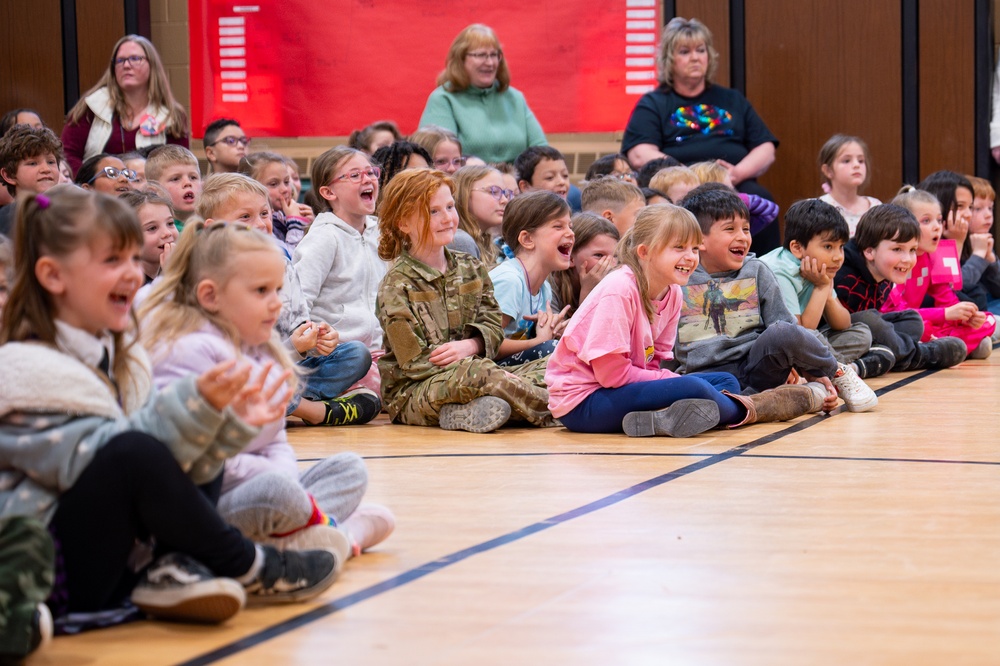 Malmstrom kennel performs demo for local elementary school