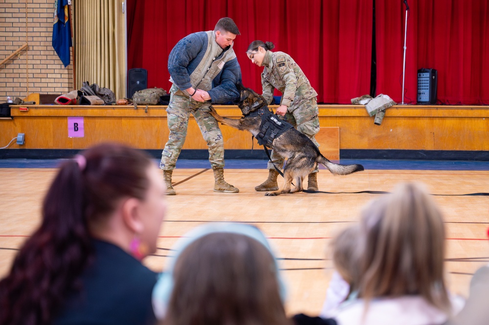 Malmstrom kennel performs demo for local elementary school