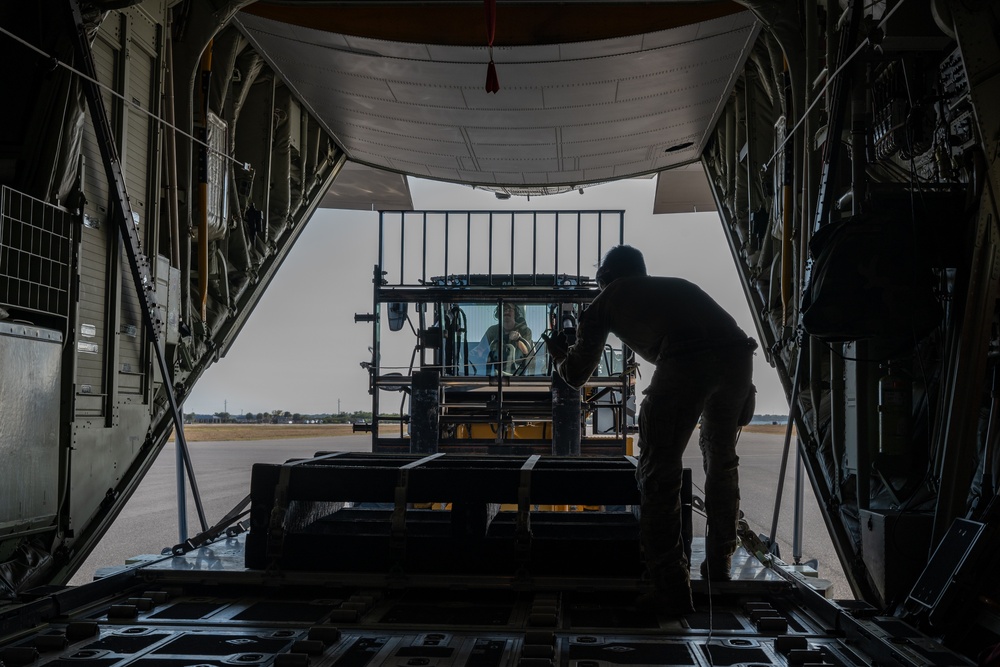 39th Rescue Squadron executes nighttime combat search and rescue training