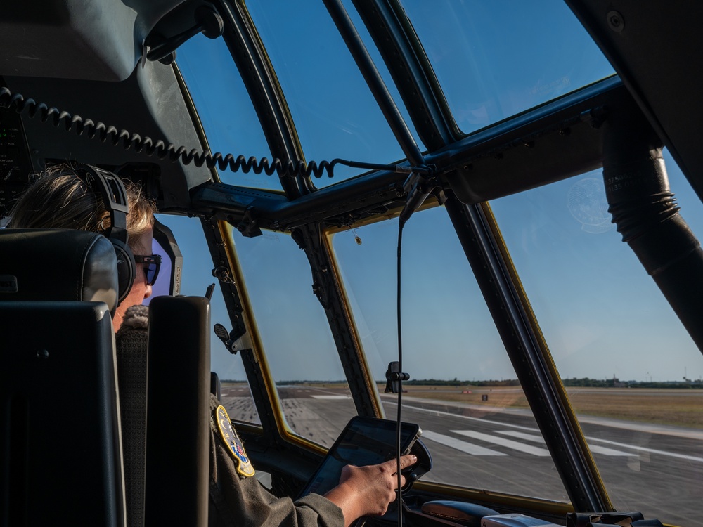 39th Rescue Squadron executes nighttime combat search and rescue training