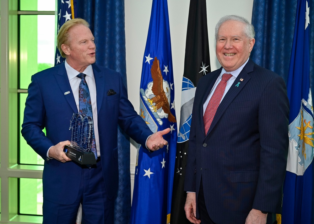 SecAF Kendall receives Wash100 Award