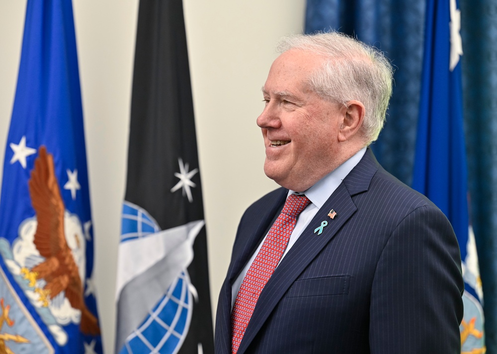 SecAF Kendall receives Wash100 Award