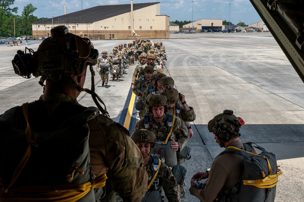 39th Rescue Squadron facilitates static line jumps