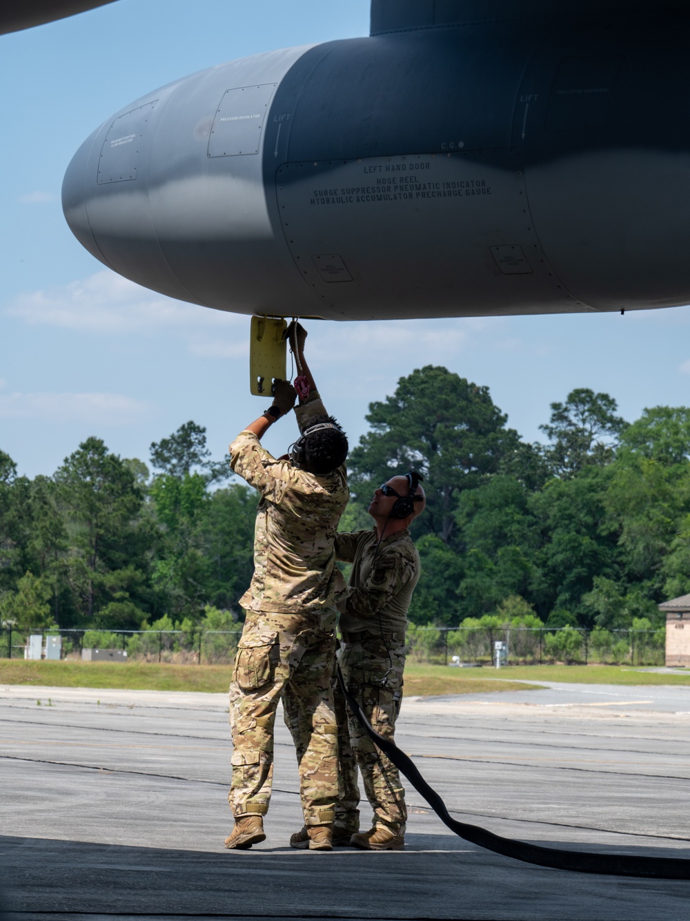 39th Rescue Squadron conducts forward arming and refueling point training