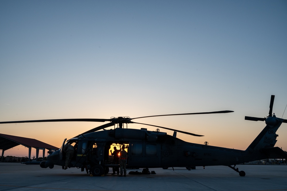 301st Rescue Squadron conducts nighttime combat search and rescue training