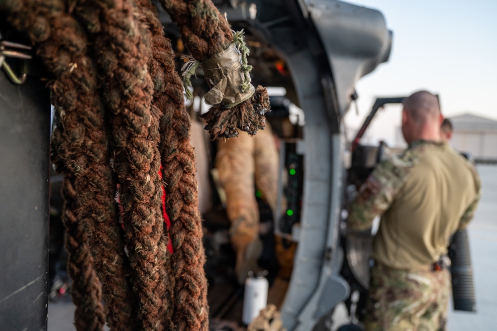 301st Rescue Squadron conducts nighttime combat search and rescue training